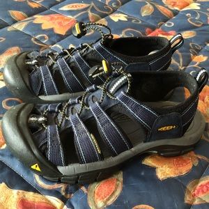 Keen Waterproof Hiking Shoes Men’s 7